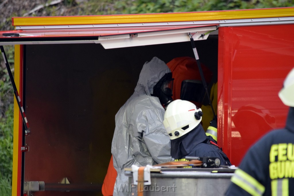 VU Gefahrgut LKW umgestuerzt A 4 Rich Koeln Hoehe AS Gummersbach P183.JPG - Miklos Laubert